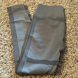 NWOT - Fitness Leggings -Size M